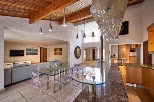 Đồ ăn và thức uống, Dynasty Forest Sandown Accommodation in Johannesburg