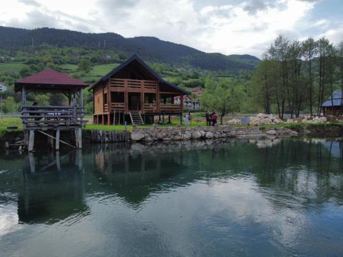 Apkārtne, Vikendica Ana in Sipovo