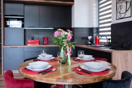 Aparts4U - Kras Resort Apartament B307 z prywatnym jacuzzi, antresolą i widokiem na góry, Szklarska Poręba (zdjęcie 7)