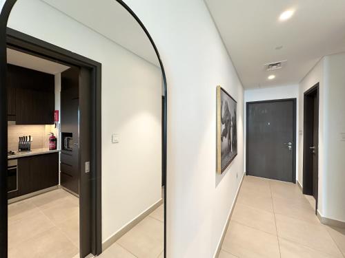 Stylish 2 Bedroom Dior-Inspired Apartment Connected to Dubai Mall, Dubaj (zdjęcie 8)