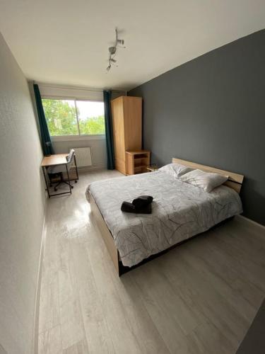 Appartement T4 95m2 avec Petit Déjeuner - Location saisonnière - Vénissieux