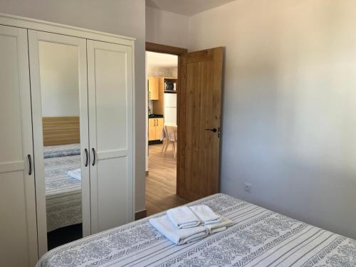 Two-Bedroom Deluxe Apartment image 9