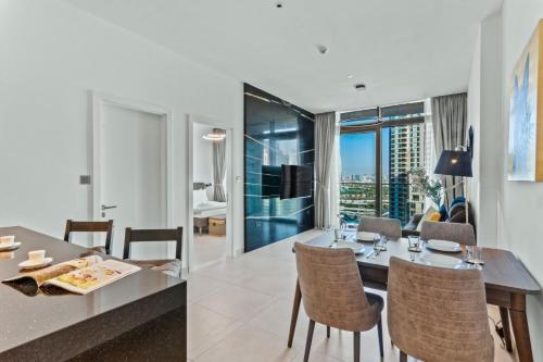 Luxury 1BR Apartment in Dubai Marina Gate, Dubái (foto 8)