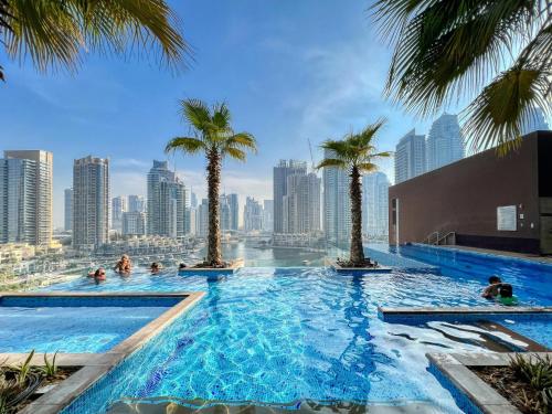Luxury 1BR Apartment in Dubai Marina Gate, Dubái (foto 2)
