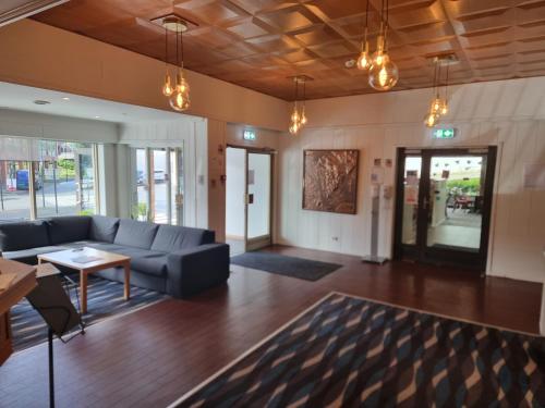 ล็อบบี้, Stord Folkehøgskule Sommarhotell Leirvik in สตอร์ด