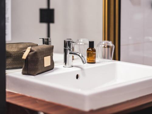 Hôtel Amiral - image 2