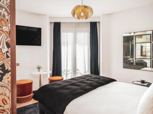 Billie Hotel - image 5