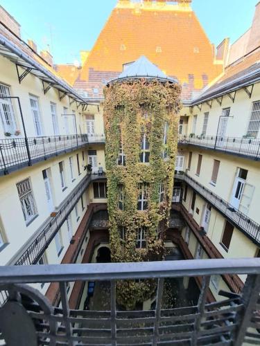 Liszt Apartment with balcony and garage available -Symphony 1