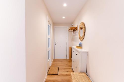 Apartment with City View image 8