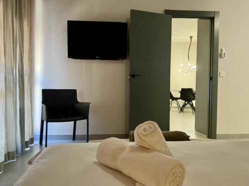 Modern Charm in Barrio Alicante - image 5