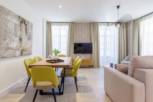 Plaza del Siglo Suites & Boutique Apartments by Caleta Homes 2