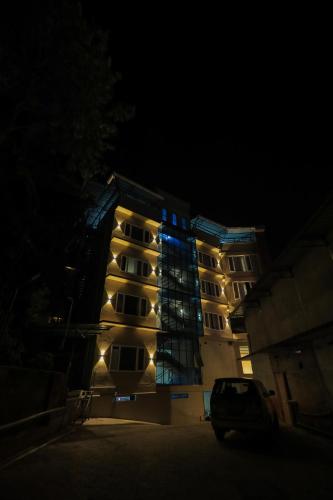 Buitenkant, Mount Land in Sultan Bathery