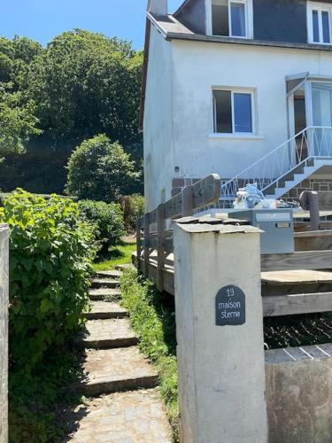 MAISON STERNA : maison familiale en bord de mer in Plestena Legrēva