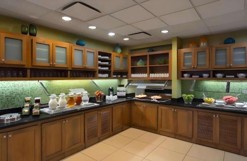 Hyatt Place Milwaukee West - image 3