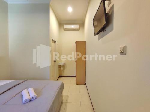 Standard Double Room image 6