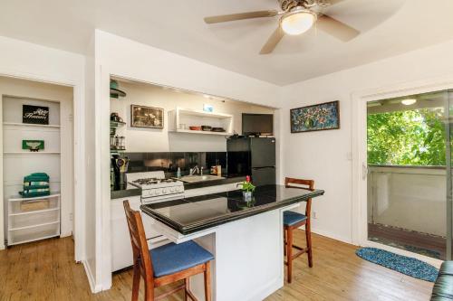 Charming Beach Apartment Your Hawaiian Getaway in Pupukea (HI)