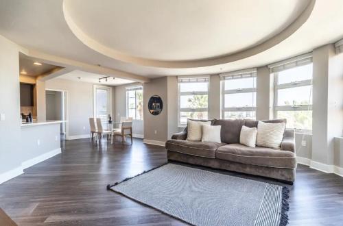 Bright 3BD in SM, 5 min to beach - Pool & Gym in Los Angeles, USA