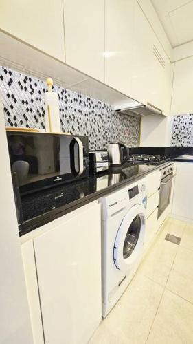 Luxury 3 bedroom Aykon Tower, Дубай (фото 2)