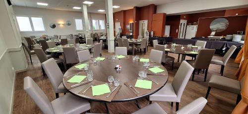 Ресторан, Hotel Beaurivage in Агон Кутенвіль