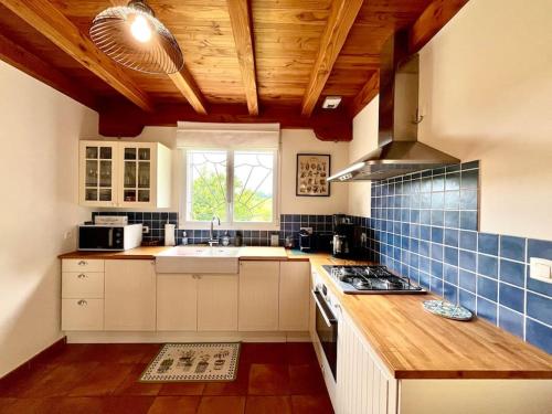 Charmante maison avec piscine au cœur des vignes in Saint-Philippe-d'Aiguille