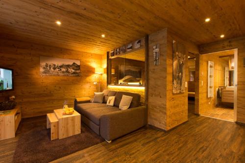 One-Bedroom Apartment with View