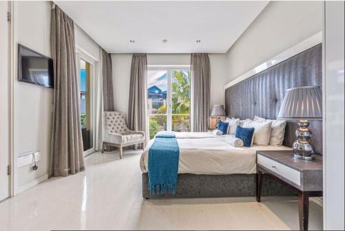 Canal View Two Bedroom Luxury Apartment - 610 - image 8