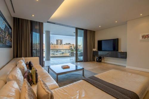 Executive Yacht View One Bedroom Marina Apartment - 309 - main image