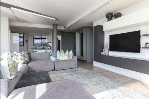 Precinct Corner Two Bedroom Waterfront Apartment - 603 - image 9