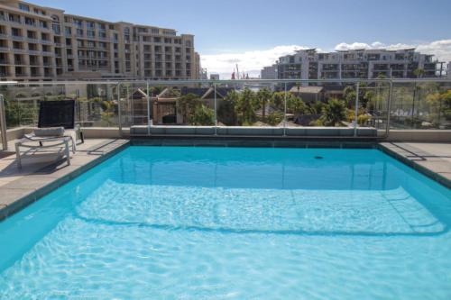 Executive Yacht View One Bedroom Marina Apartment - 509 - image 13