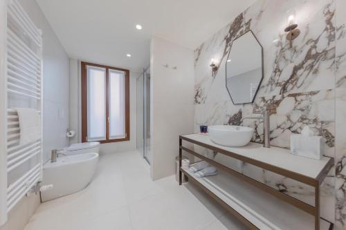 Relais Piazza San Marco - image 14