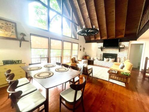 Cabin Nestled on Skiers Cove South Toledo Bend Lake 3 bedroom-5 beds in Wiergate