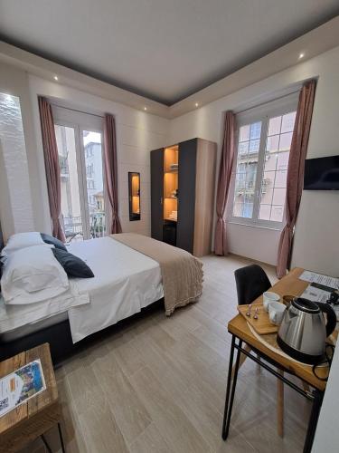 Queen Room with Balcony