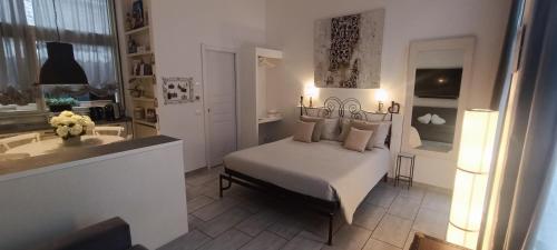 Carducci Room Type - Deluxe Room