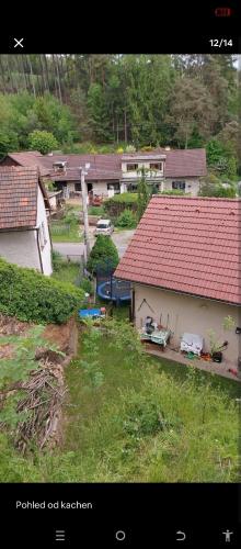 Kert, Chalupa pod hradem Talmberk in Sazava