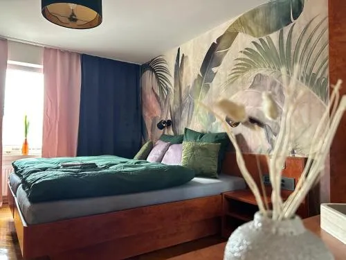 Pension FAULPELZ - Doppelzimmer FLORA in Niederorschel, Deutschland