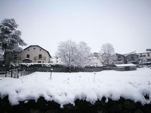 Casa para 12 con jardín en Chía, Benasque La Casa del Tilo gîte à louer Barbaruéns