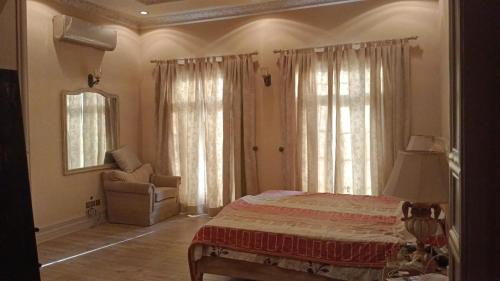 Italian Manor - image 12