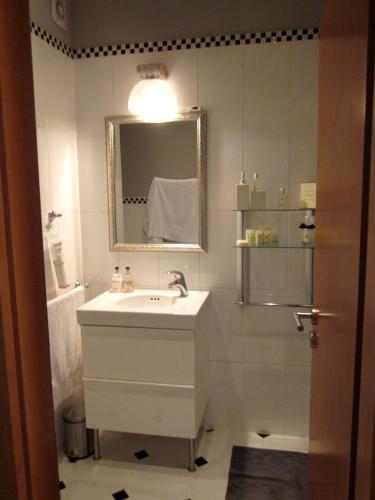 Prague City Loft And Studio - image 3