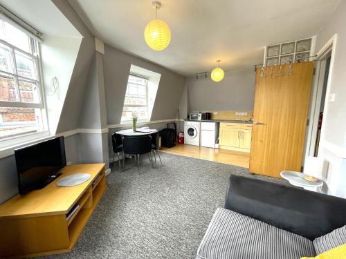 Super Central Apartment in Bristol's Old City