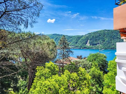 Apartment Lago di Lugano Relax Apt-604 by Interhome in Bissone, Schweiz