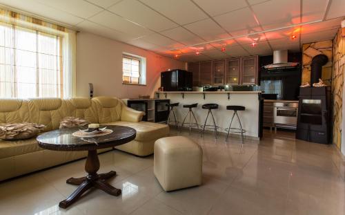 Sleeps 8