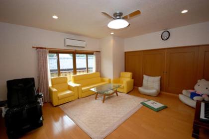 Mirai Noen Mirai Noen is conveniently located in the popular Tanabe area. The property has everything you need for a comfortable stay. Service-minded staff will welcome and guide you at Mirai Noen. Guestrooms ar