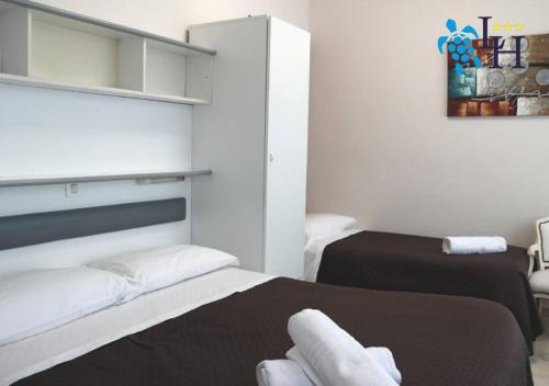 Triple room, sea view, balcony
