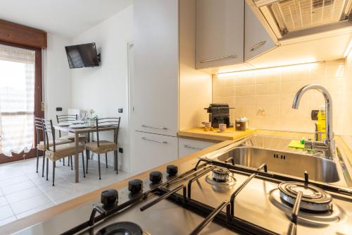 virtuve, GuestHost - Casa Le Palme in Pioltello