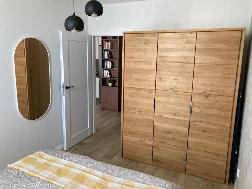 OPEN'ER Nowoczesne mieszkanie Yellow