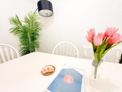 STAY ROCK 樂 2 Room 3 Beds 3 min from Ewha Univ stn
