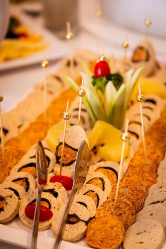 金色郁金香塔杰苏尔坦度假村