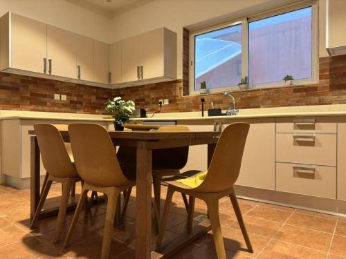 فيلا أنيقة دور أرضي بمدخل خاص وفناء خارجي (فيلا أنيقة دور أرضي بمدخل خاص وفناء خارجي) in السفارات