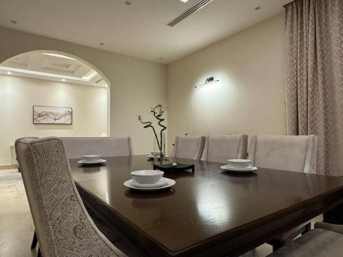 فيلا أنيقة دور أرضي بمدخل خاص وفناء خارجي (فيلا أنيقة دور أرضي بمدخل خاص وفناء خارجي) in السفارات