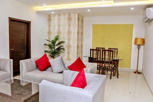Gulberg Suites - image 8